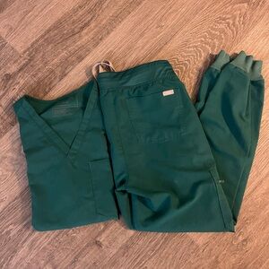 Figs green scrubs S pants, M top